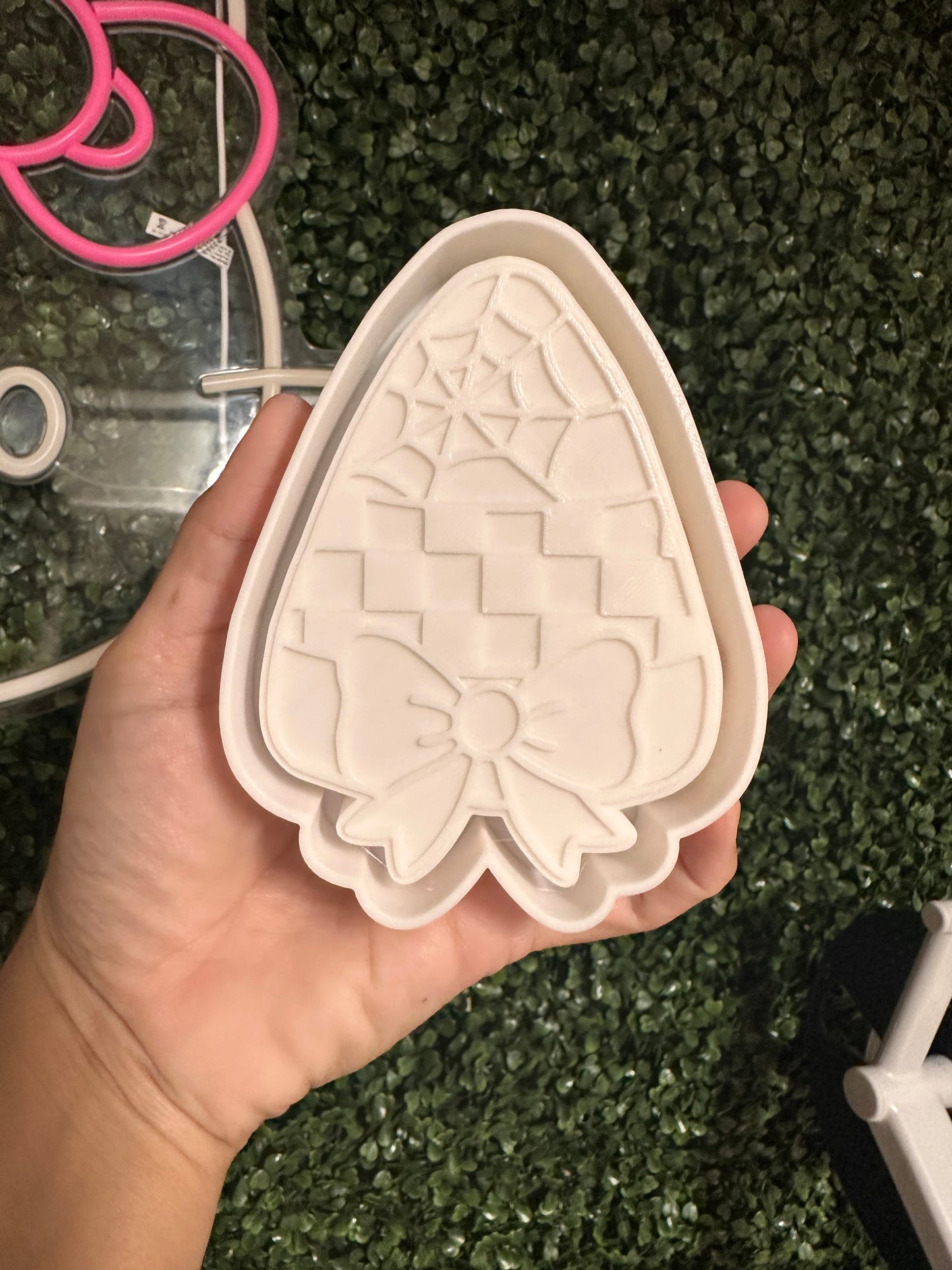 Coquette checkered candy corn mold